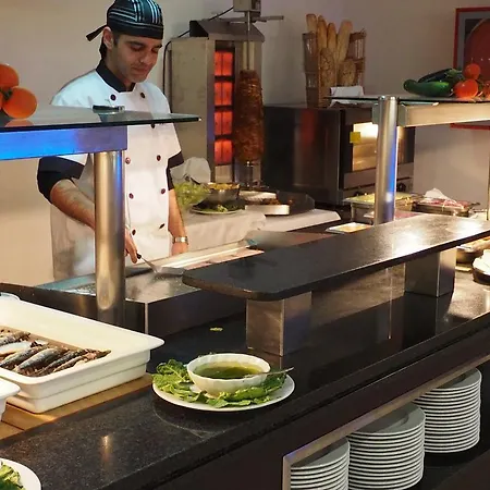 阿斯托利亚公园酒店 4* 滨海略雷特