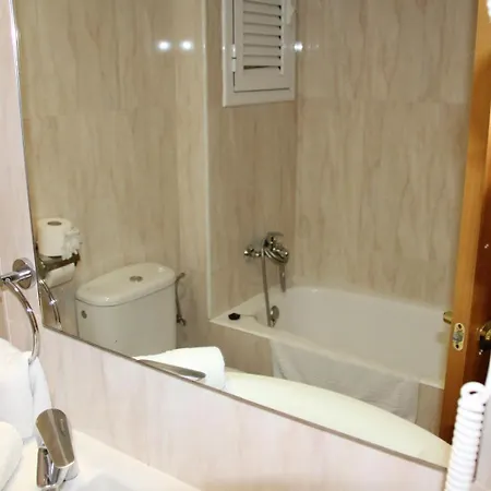 Astoria Park 4* 료렛 드 마르