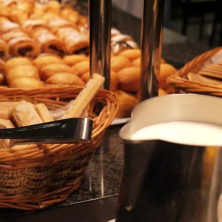 Astoria Park Hotel 4*