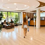 Astoria Park 4*