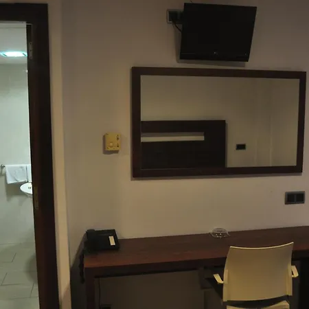 Astoria Park Hotel 4*